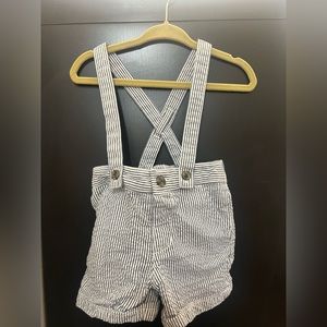 Boy’s shorts trousers with matching bow tie. Gymboree